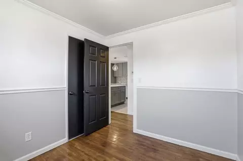 Entry Way - 725 E Dalke Ave, Spokane, WA 99208 photo 2 of 5