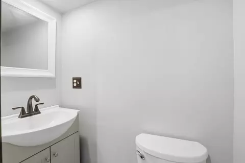 Bath - 725 E Dalke Ave, Spokane, WA 99208 photo 4 of 4
