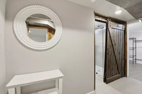 Entry Way - 725 E Dalke Ave, Spokane, WA 99208 photo 5 of 5