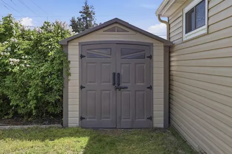 Exterior - 725 E Dalke Ave, Spokane, WA 99208 photo 5 of 9