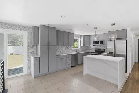 Kitchen - 725 E Dalke Ave, Spokane, WA 99208 photo 1 of 6
