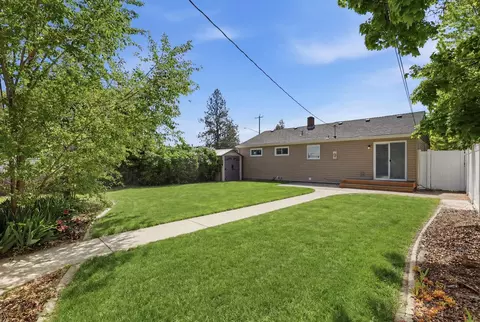 Exterior - 725 E Dalke Ave, Spokane, WA 99208 photo 3 of 9