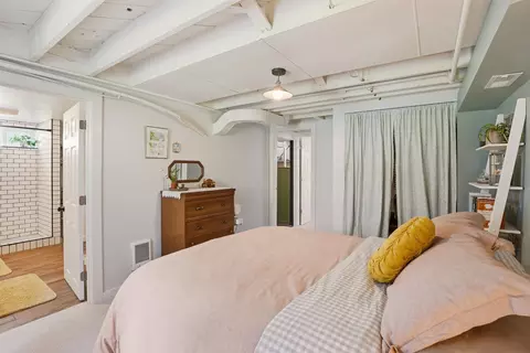 Bedroom - 1311 E 40th Ave, Spokane, WA 99203 photo 5 of 6