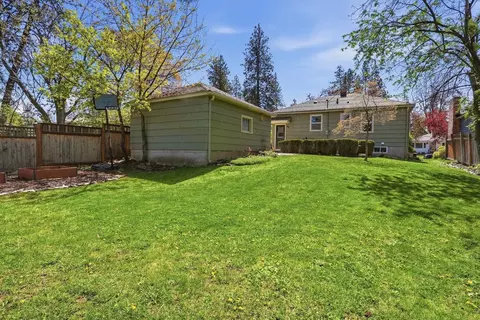Exterior - 1311 E 40th Ave, Spokane, WA 99203 photo 10 of 11