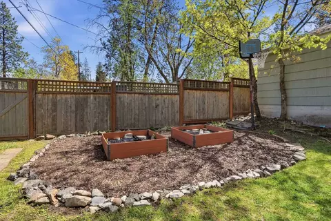 Exterior - 1311 E 40th Ave, Spokane, WA 99203 photo 8 of 11