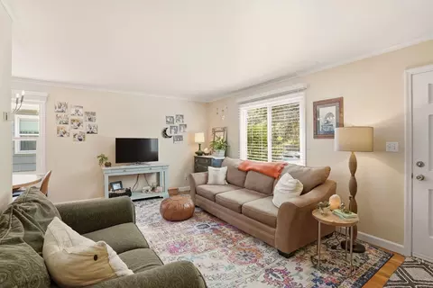 Living - 1311 E 40th Ave, Spokane, WA 99203 photo 2 of 3