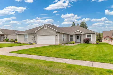 1013 N Country Club Dr UNIT B, Deer Park, WA 99006