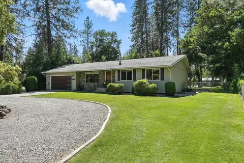 17717 N West Shore Rd, Nine Mile Falls, WA 99026