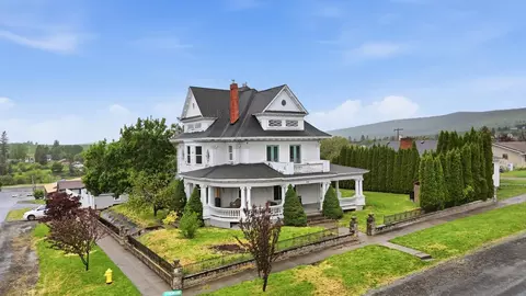141 S Howard St, Tekoa, WA 99033