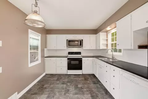 Kitchen - 1708 E 34th Ave, Spokane, WA 99203 photo 2 of 5