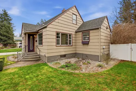 Exterior - 1708 E 34th Ave, Spokane, WA 99203 photo 4 of 16