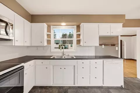 Kitchen - 1708 E 34th Ave, Spokane, WA 99203 photo 4 of 5
