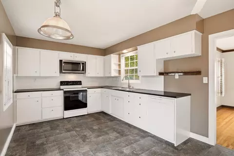 Kitchen - 1708 E 34th Ave, Spokane, WA 99203 photo 3 of 5