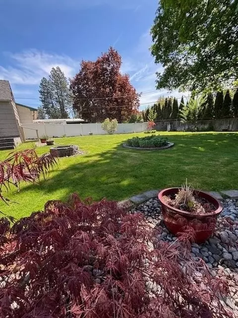 Exterior - 1708 E 34th Ave, Spokane, WA 99203 photo 10 of 16