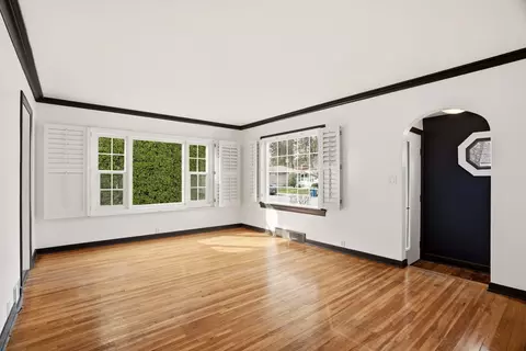 Living - 1708 E 34th Ave, Spokane, WA 99203 photo 3 of 5
