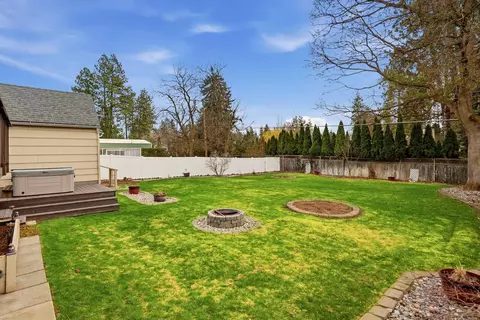 Exterior - 1708 E 34th Ave, Spokane, WA 99203 photo 14 of 16