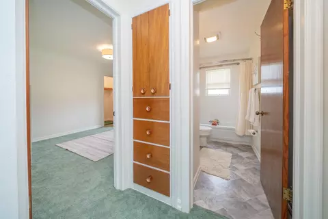 Entry Way - 211 E Hoffman Ave, Spokane, WA 99207 photo 2 of 4