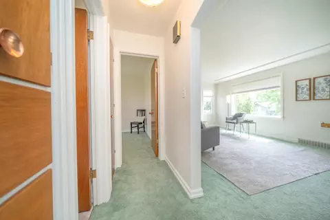 Entry Way - 211 E Hoffman Ave, Spokane, WA 99207 photo 3 of 4