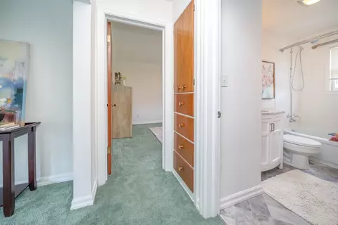 Entry Way - 211 E Hoffman Ave, Spokane, WA 99207 photo 4 of 4