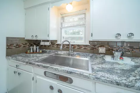 Kitchen - 211 E Hoffman Ave, Spokane, WA 99207 photo 3 of 6
