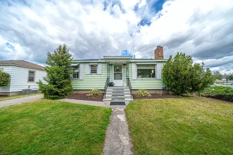 Exterior - 211 E Hoffman Ave, Spokane, WA 99207 photo 7 of 9