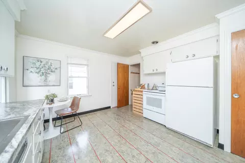 Kitchen - 211 E Hoffman Ave, Spokane, WA 99207 photo 6 of 6