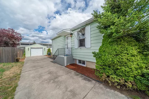 Exterior - 211 E Hoffman Ave, Spokane, WA 99207 photo 3 of 9