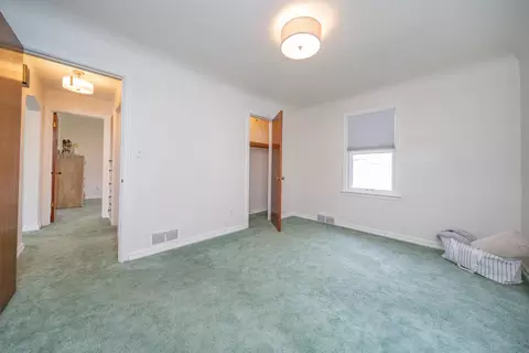 Bedroom - 211 E Hoffman Ave, Spokane, WA 99207 photo 4 of 4