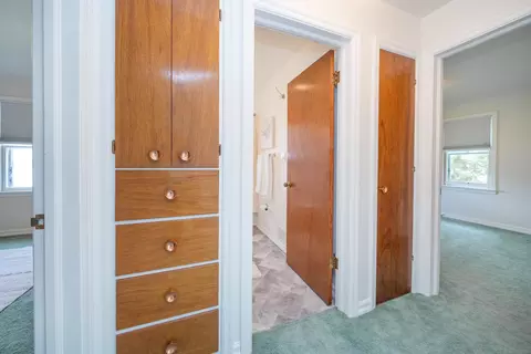 Entry Way - 211 E Hoffman Ave, Spokane, WA 99207 photo 1 of 4