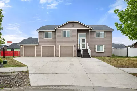 12417 W Pacific Ct, Airway Heights, WA 99001