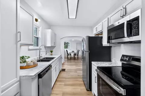 Kitchen - 207 E Baldwin Ave, Spokane, WA 99207 photo 6 of 6