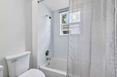 Bath - 207 E Baldwin Ave, Spokane, WA 99207 photo 1 of 3