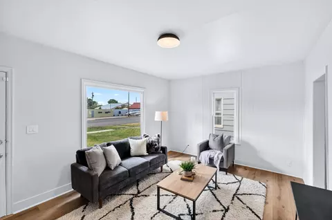 Living - 207 E Baldwin Ave, Spokane, WA 99207 photo 2 of 3