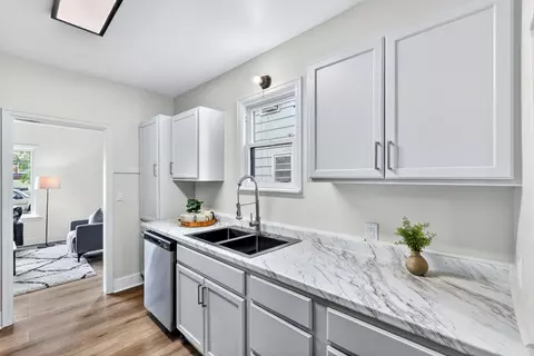 Kitchen - 207 E Baldwin Ave, Spokane, WA 99207 photo 5 of 6