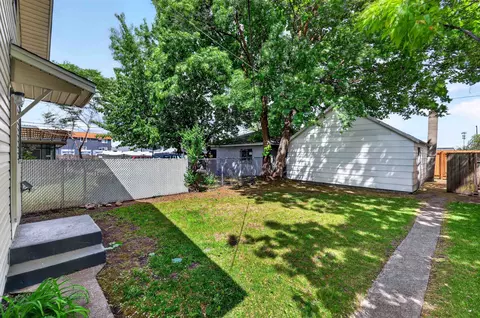 Exterior - 207 E Baldwin Ave, Spokane, WA 99207 photo 2 of 7