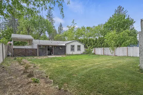 Exterior - 10907 E 17th St, Spokane, WA 99206 photo 10 of 11