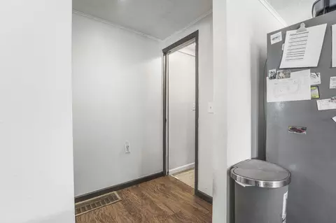 Entry Way - 10907 E 17th St, Spokane, WA 99206 photo 3 of 8