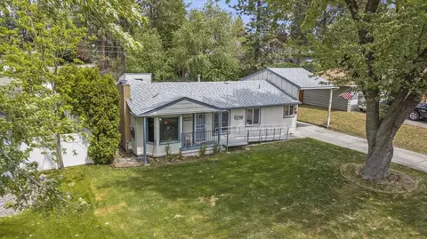 View/Area - 10907 E 17th St, Spokane, WA 99206 photo 1 of 9