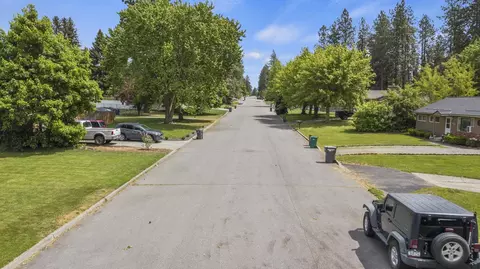 View/Area - 10907 E 17th St, Spokane, WA 99206 photo 3 of 9
