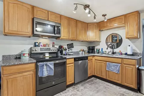 Kitchen - 10907 E 17th St, Spokane, WA 99206 photo 3 of 4