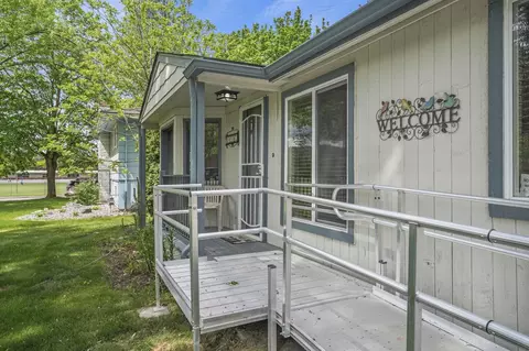 Exterior - 10907 E 17th St, Spokane, WA 99206 photo 5 of 11