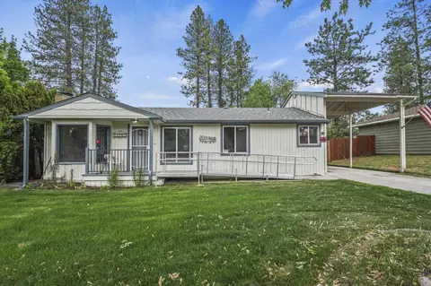 Exterior - 10907 E 17th St, Spokane, WA 99206 photo 3 of 11