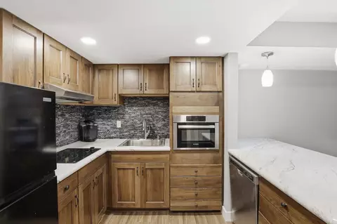 Kitchen - 4121 E 15th Ave, Spokane, WA 99223 photo 9 of 10