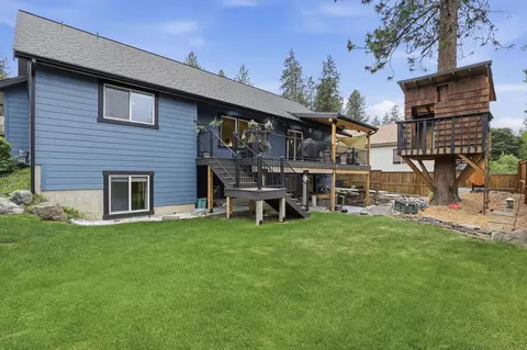 Exterior - 4121 E 15th Ave, Spokane, WA 99223 photo 8 of 11