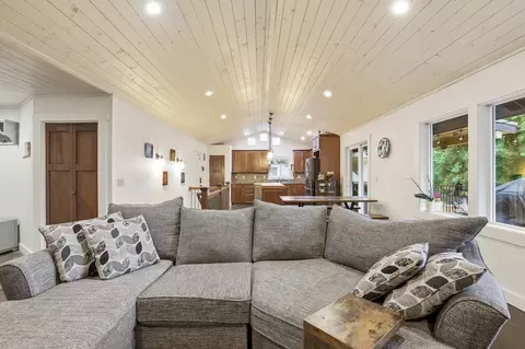 Living - 4121 E 15th Ave, Spokane, WA 99223 photo 3 of 3