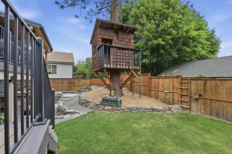 Exterior - 4121 E 15th Ave, Spokane, WA 99223 photo 10 of 11