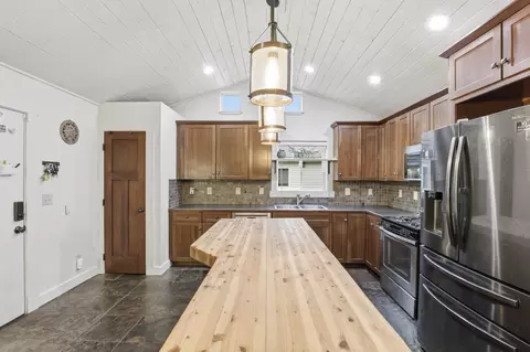 Kitchen - 4121 E 15th Ave, Spokane, WA 99223 photo 1 of 10
