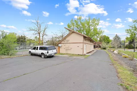 Exterior - 3018 E Jackson Ave, Spokane, WA 99207 photo 6 of 7