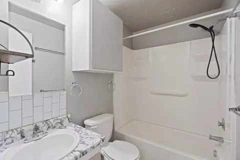 Bath - 3018 E Jackson Ave, Spokane, WA 99207 photo 1 of 1