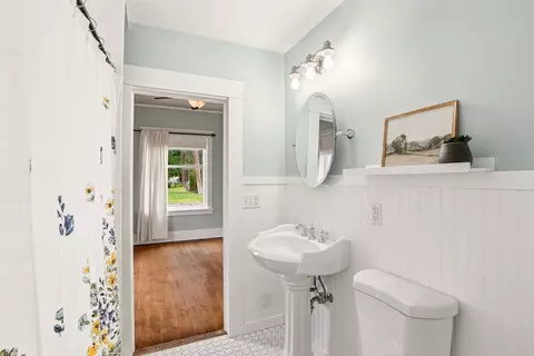 Bath - 3 E 28th Ave, Spokane, WA 99203 photo 1 of 5